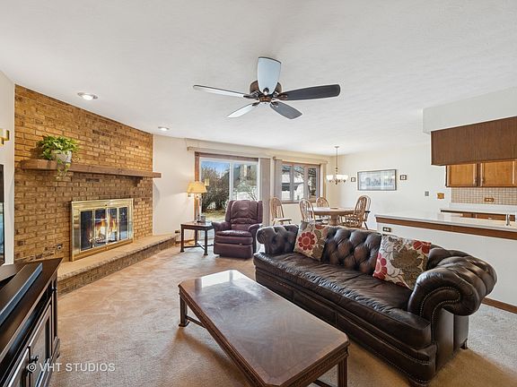 5th image of 201 S Knollwood Dr
