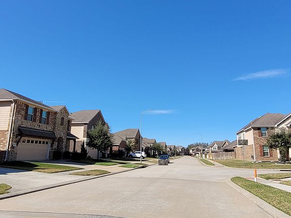 4th image of 15611 Huddleston Dr