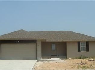 605 W Rice St, Clever, MO 65631