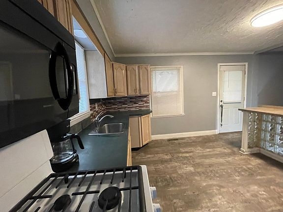 3rd image of 2332 Ashley Dr