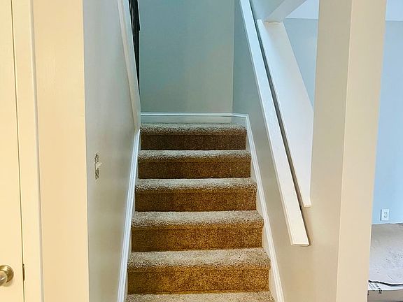 4th image of 5308 Leicester Ct