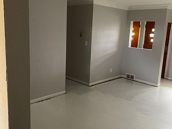 4th image of 31564 Block St