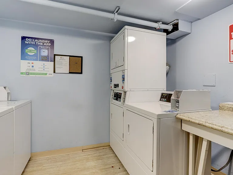 1008 N Corona St #107 — Photo 22