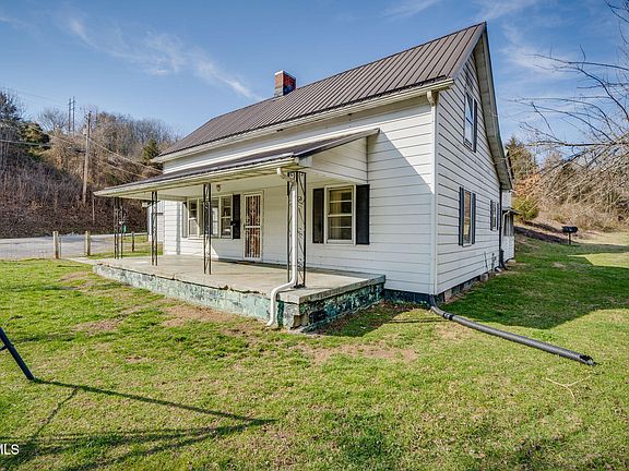 3rd image of 1343 Piney Flats Rd