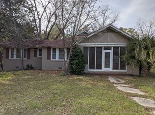 270 S State St, Lyons, GA 30436