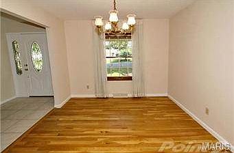 Enjoy special occassions in your bright dining room