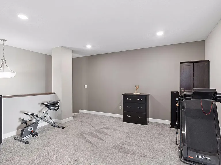 8067 Abercrombie Ln — Photo 40