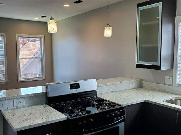 3rd image of 1372 W 58th St