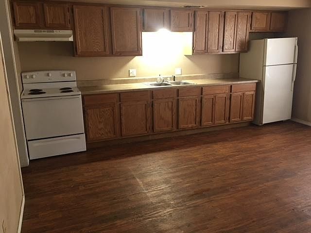 2nd image of 1343 Hillard St