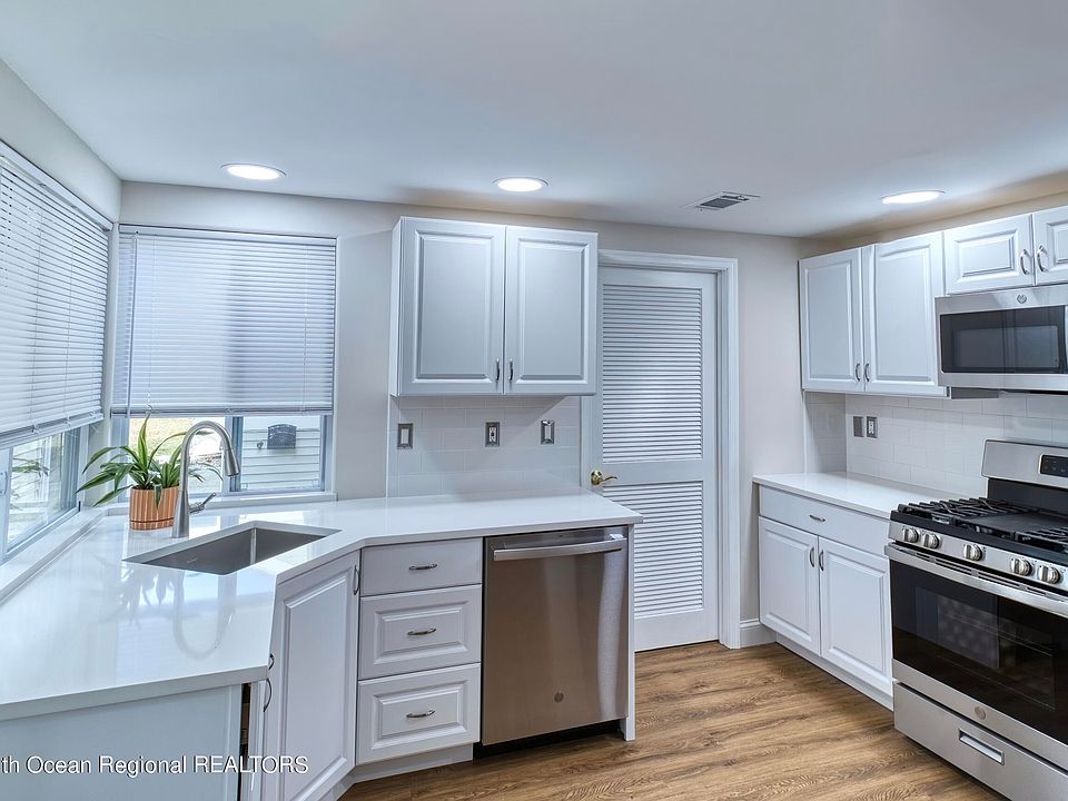 1st image of 1204 Thornbury Lane #A