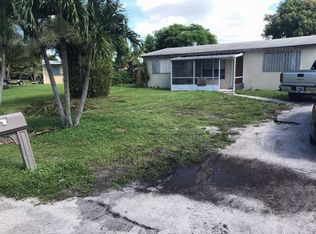 5 Topeka Rd, Lake Worth, FL 33462