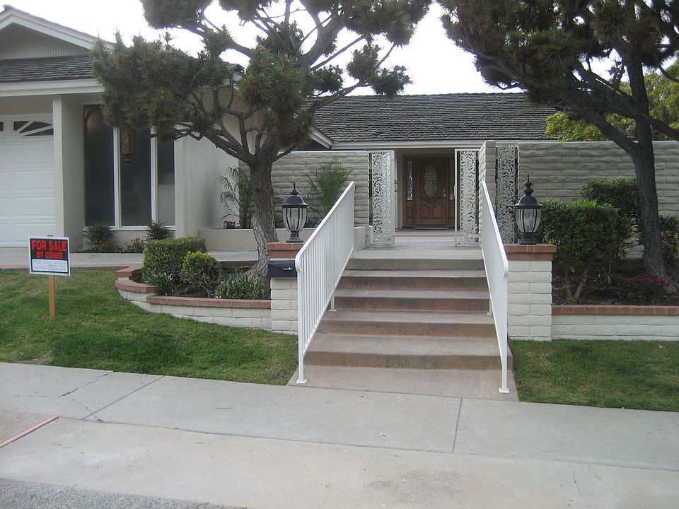 2nd image of 2839 Cassia St