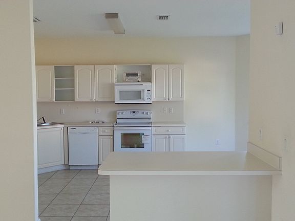 4th image of 17631 SW 134th Ct