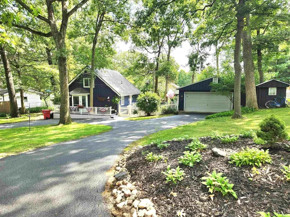 5701 E Shady Ln, Knox, IN 46534