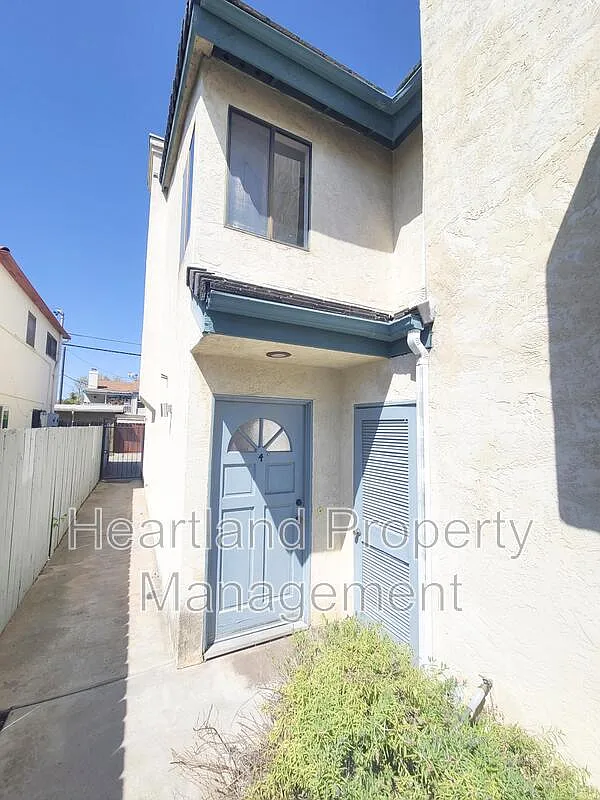 2 bed, 2.0 bath, 1280 sqft, $2,995 — Photo 2