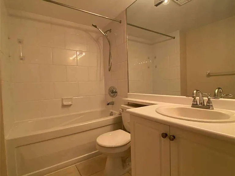 451 Rosewell Ave #202 — Photo 9