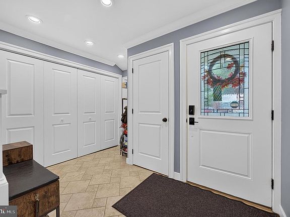 3rd image of 477 Cutler Ave