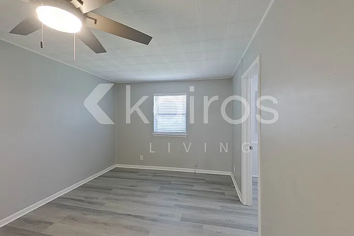 111 Evelyn St — Photo 10