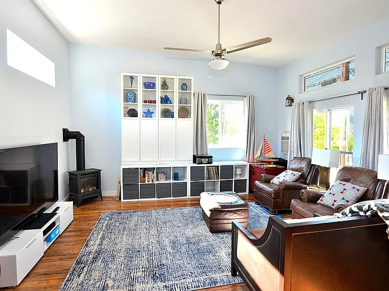 968 G Ave — Photo 2