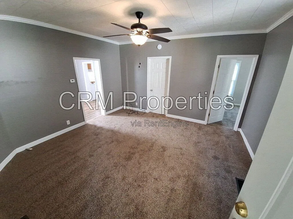 3 bed, 1.0 bath, 952 sqft, $995 — Photo 4