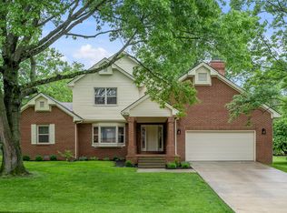 1074 Rockbridge Rd, Lexington, KY 40515