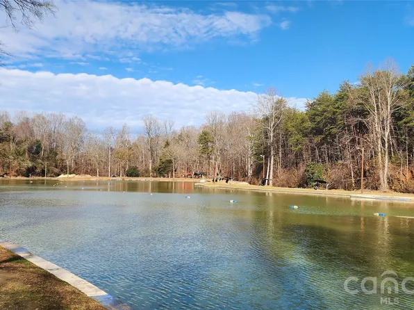 128 Hughey Lake Rd, Blacksburg, SC 29702