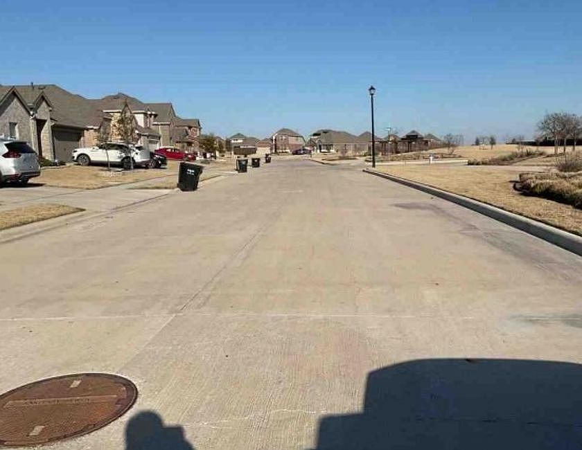 Exterior Neighborhood (street photo)