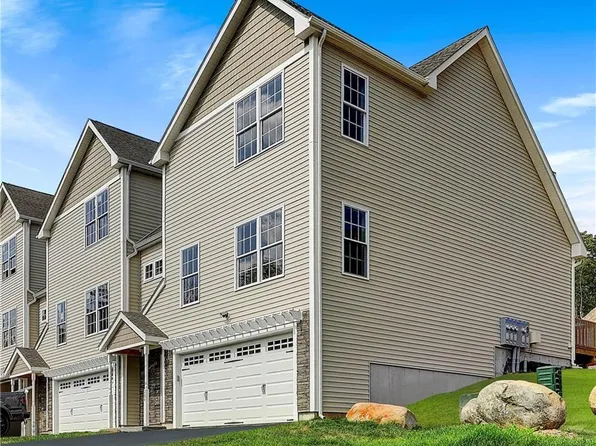 1001 Hunting Hill Dr Unit 1001, Cumberland, RI 02864