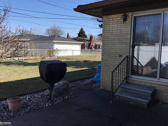 4th image of 28272 Newland Dr
