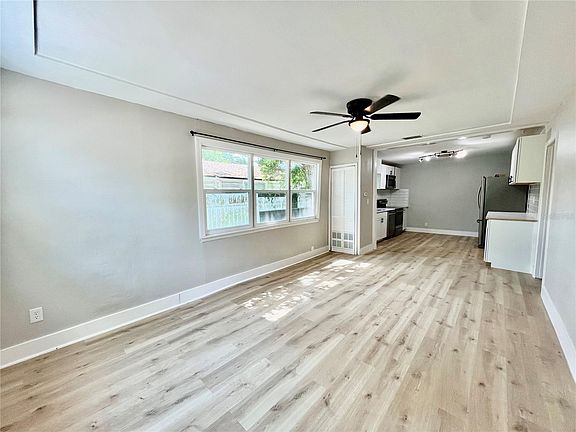 4th image of 1709 E Chelsea St #F