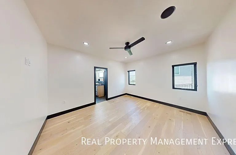 313 N Red Spruce Ave — Photo 18