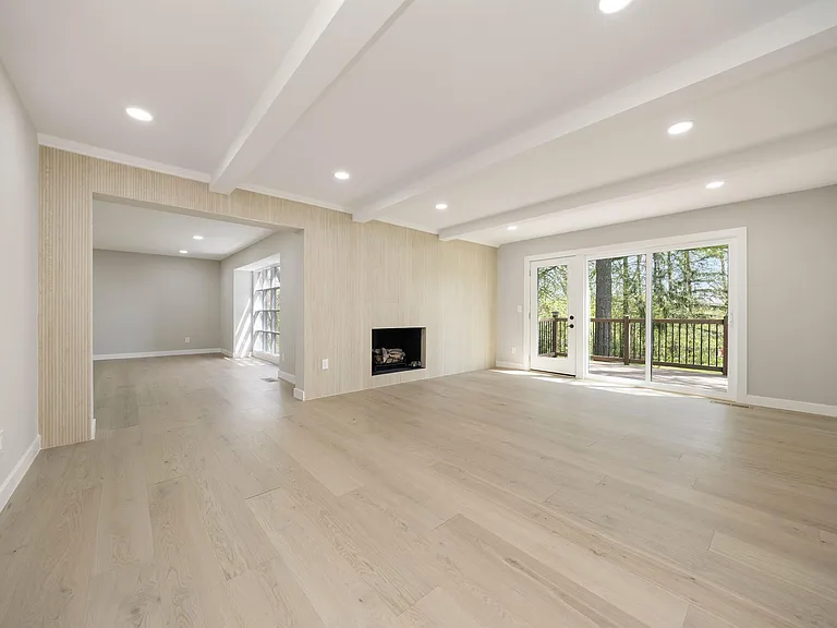 5240 Clarendon Crest St — Photo 13