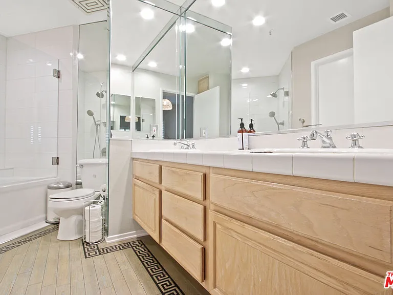 255 Main St #306 — Photo 18