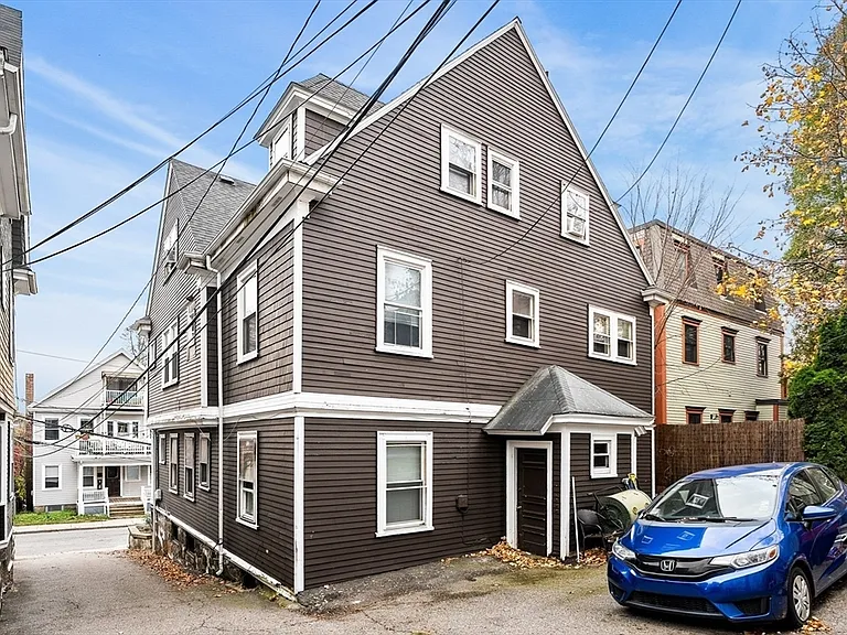 23 Burr St #2 — Photo 11