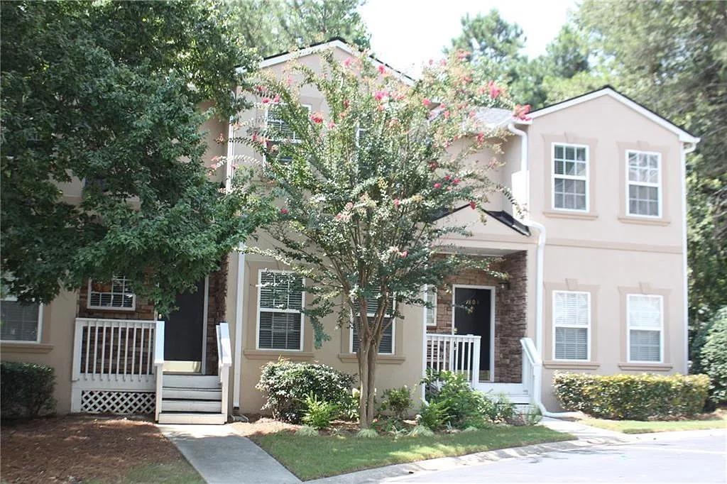 2 bed, 2.5 bath, 1300 sqft, $2,500 — Photo 3