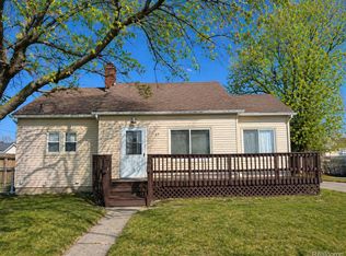 57 Grindstone Rd, Port Austin, MI 48467