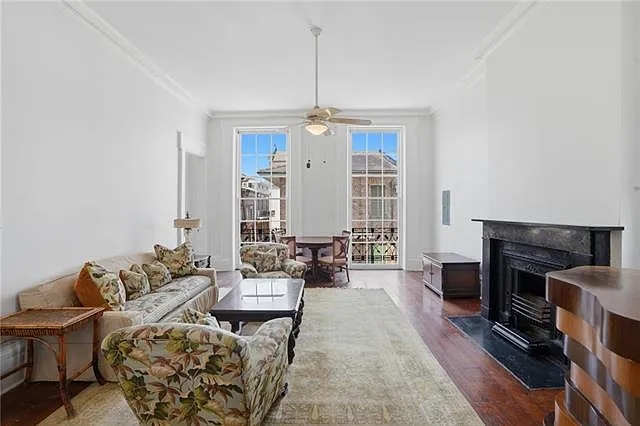 1 bed, 1.0 bath, 980 sqft, $1,995 — Photo 2
