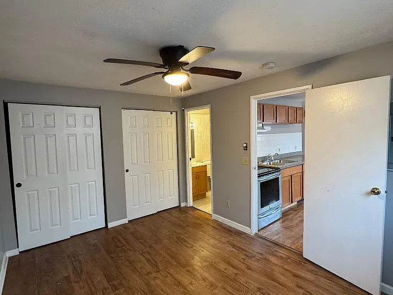 2602 Chesterfield Ct #4 — Photo 5