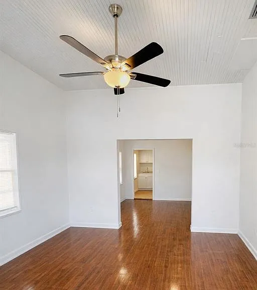 2507 N Armenia Ave — Photo 2