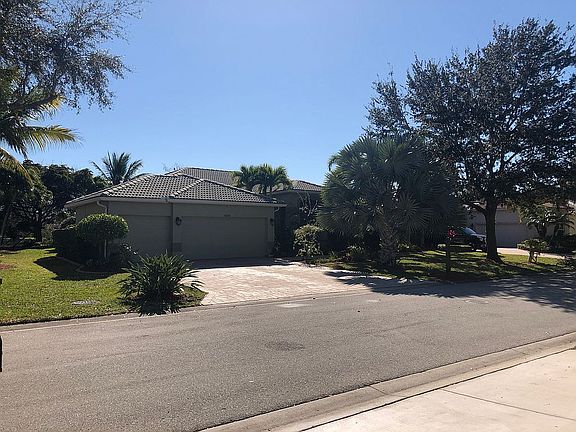 Driveway & 3 Car Garage