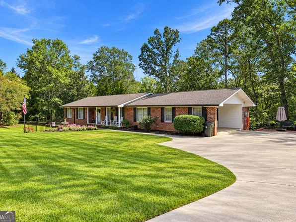 155 Valley Rd, Toccoa, GA 30577