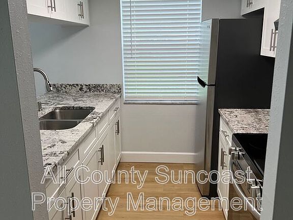 5th image of 900 70th St N APT 101