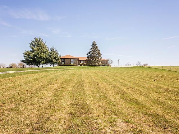 3rd image of 330 Castle Hwy