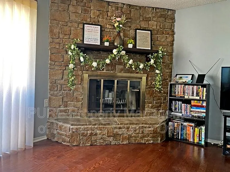 10903 Gillette St — Photo 7