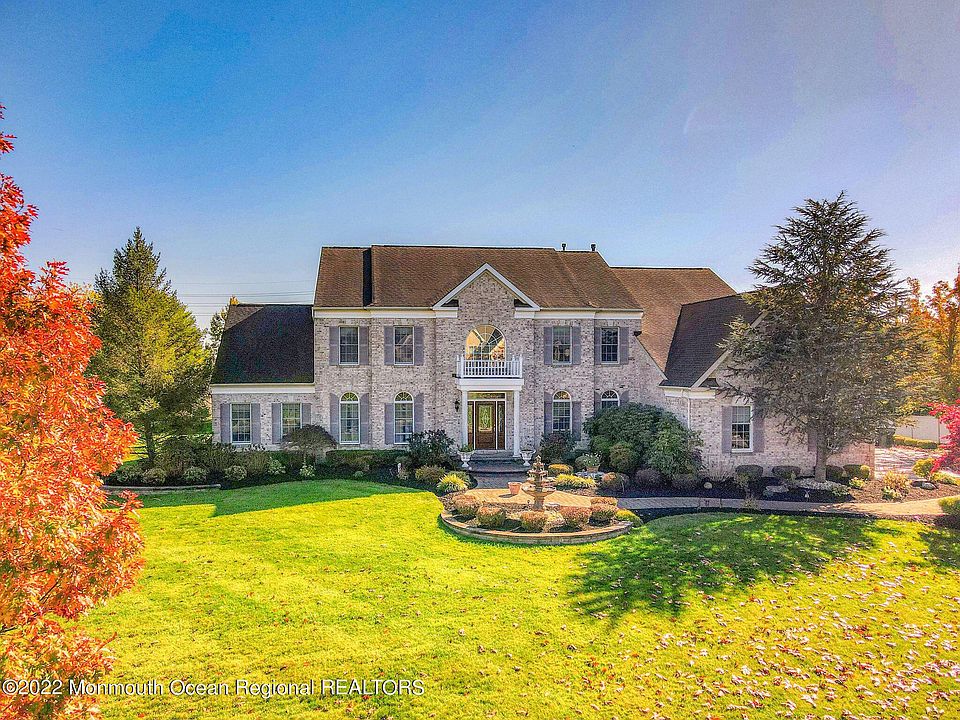 1st image of 12 Equinox Ln