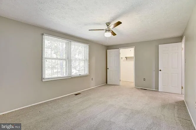 4 bed, 3058 sqft, $4,700 — Photo 4