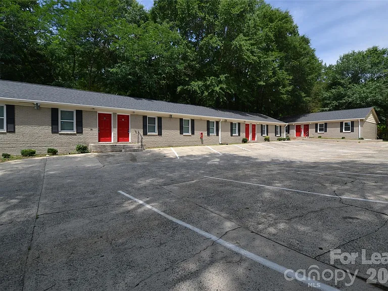 1212 Essex Ave #3 — Photo 2