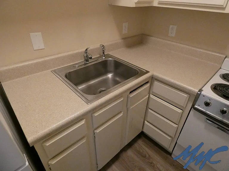 1418 E Main St #C18 — Photo 7