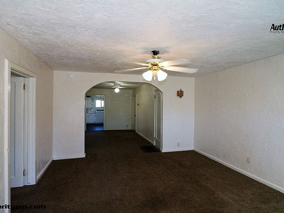 2nd image of 1137 Magnolia Ave