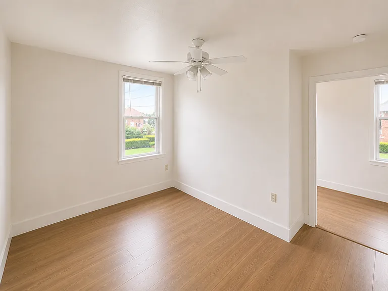 1723 Commercial St — Photo 9